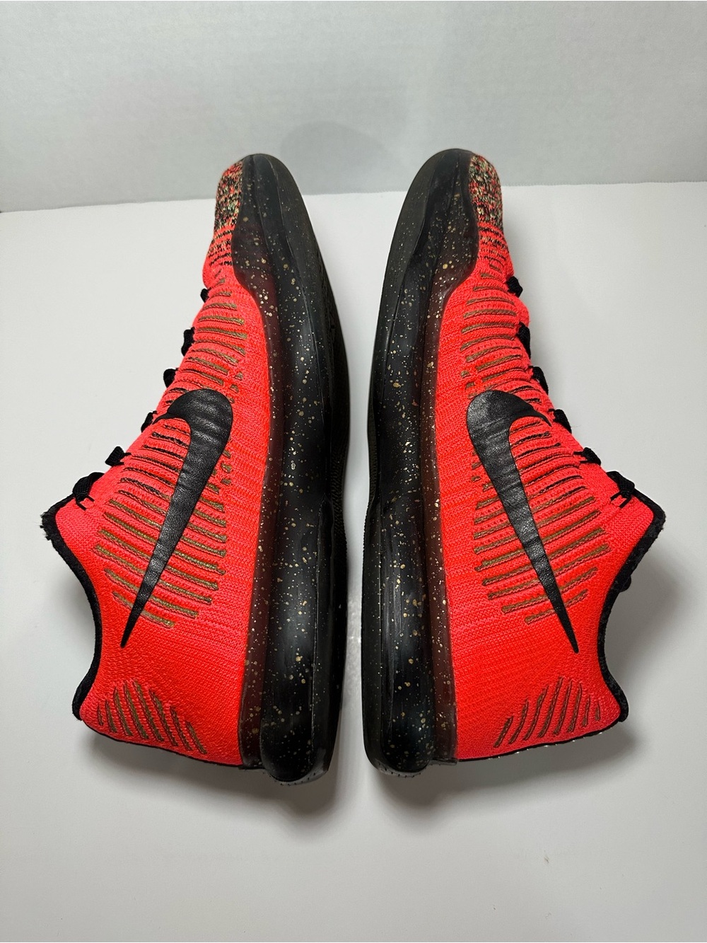 Nike Kobe 10 Elite Christmas Basketball Shoe - Picture 5 of 9